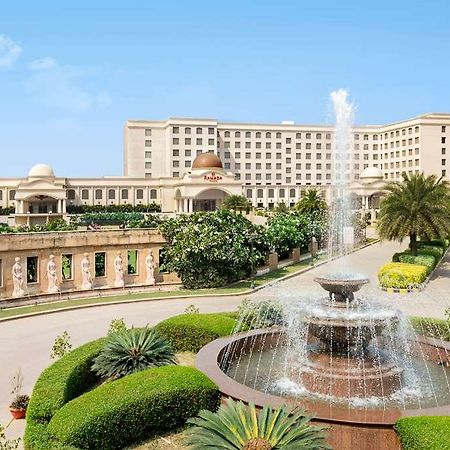 Ramada By Wyndham Lucknow Hotel And Convention Center Εξωτερικό φωτογραφία